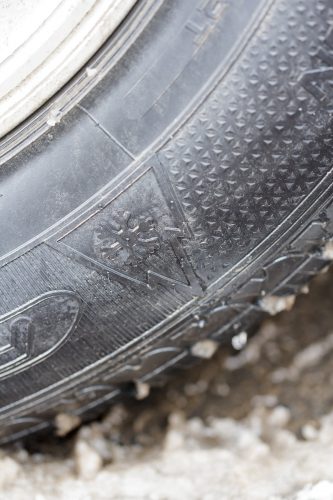 Snow tyre