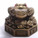 Chinese frog with coins