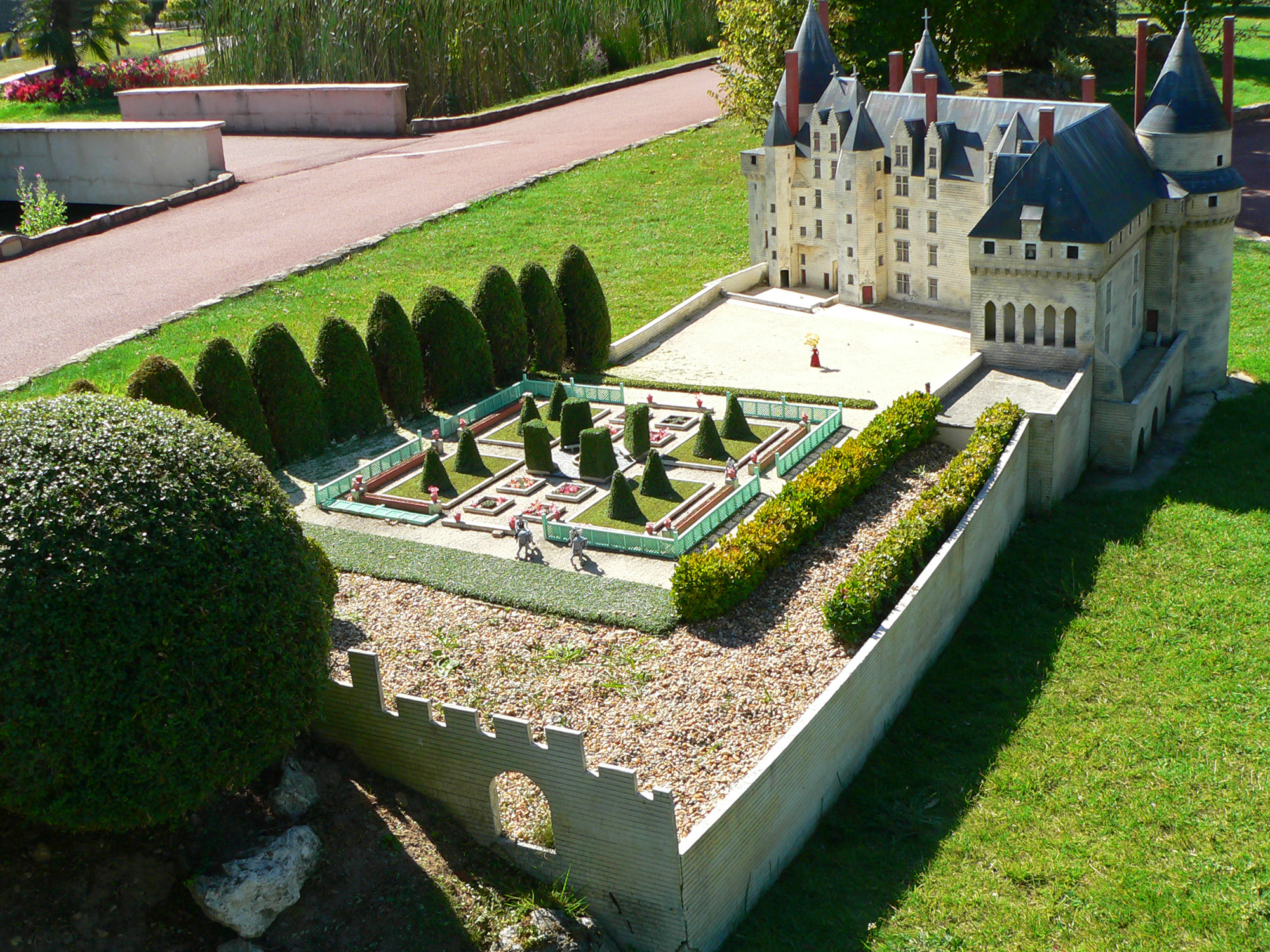 Elancourt garden